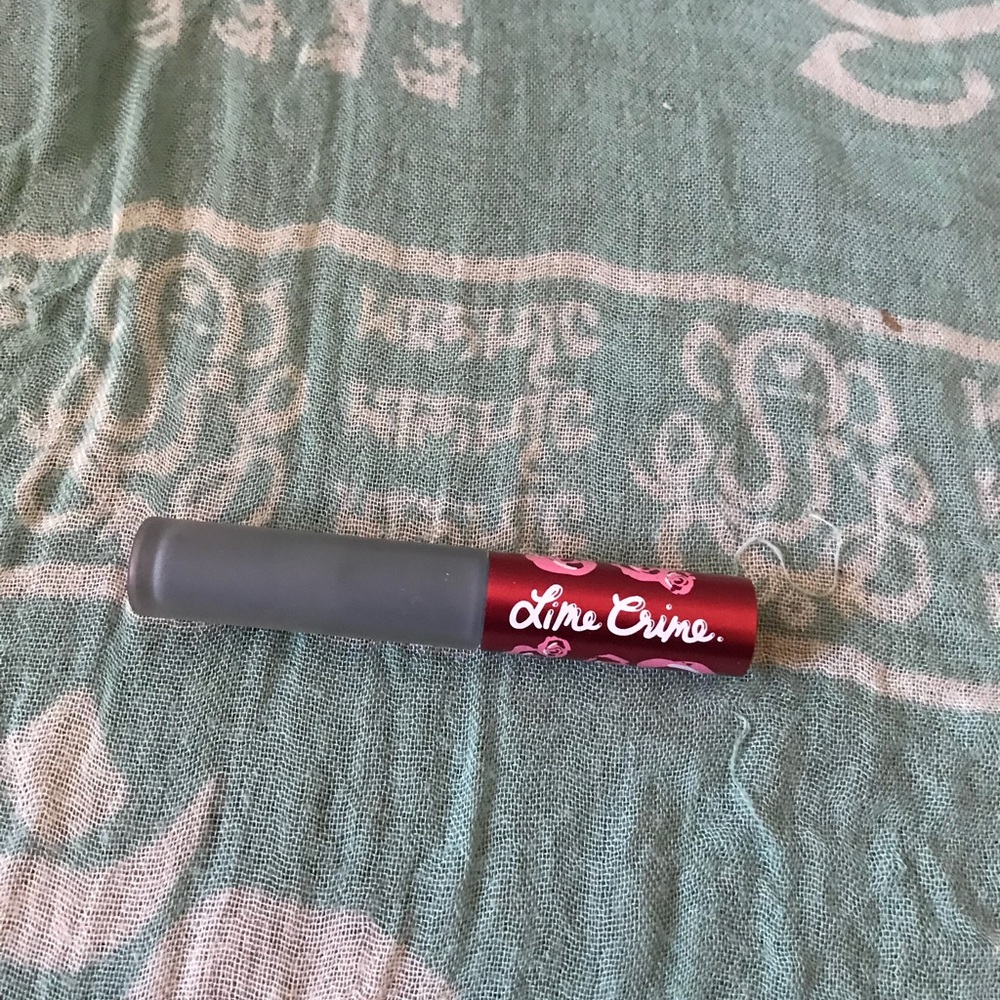 💋 Lime Crime Velvetine Cement